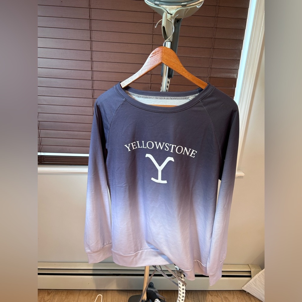 Yellowstone pullover sweater, size medium! EUD, negotiable